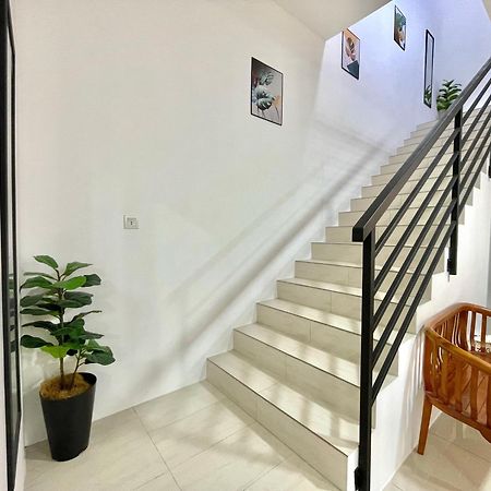 Hanan Homestay Klebang Ipoh With A View Of Mount Korbu, For Musl!M Only!! Kültér fotó