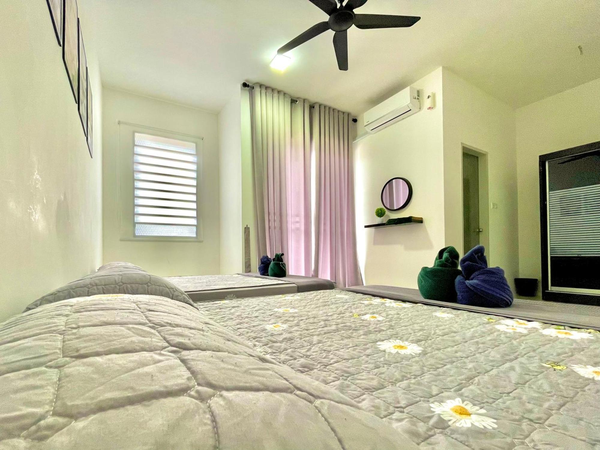 Hanan Homestay Klebang Ipoh With A View Of Mount Korbu, For Musl!M Only!! Kültér fotó