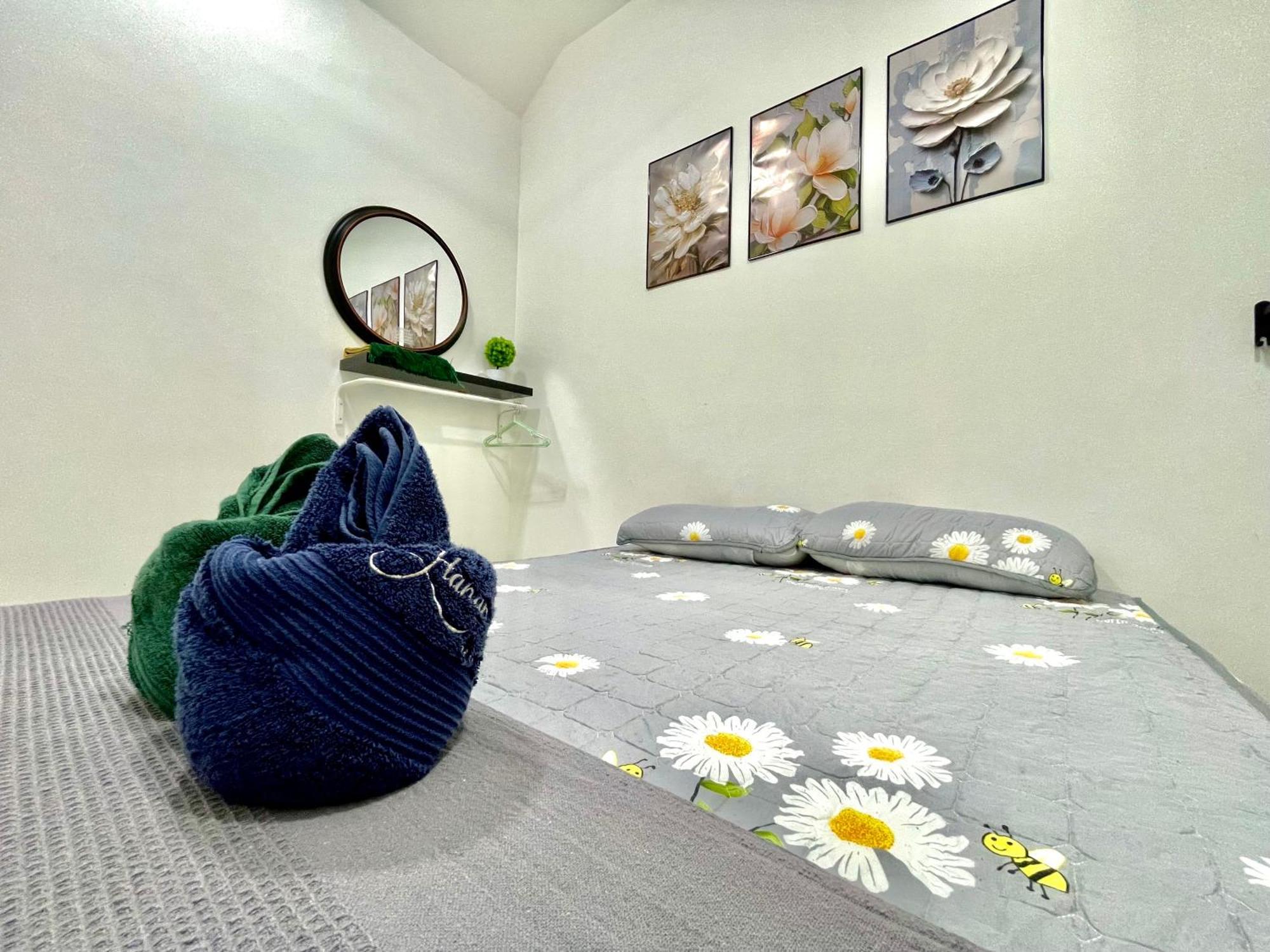 Hanan Homestay Klebang Ipoh With A View Of Mount Korbu, For Musl!M Only!! Kültér fotó