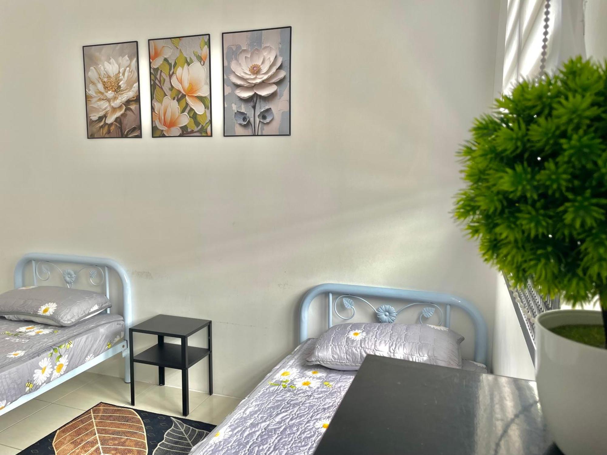 Hanan Homestay Klebang Ipoh With A View Of Mount Korbu, For Musl!M Only!! Kültér fotó